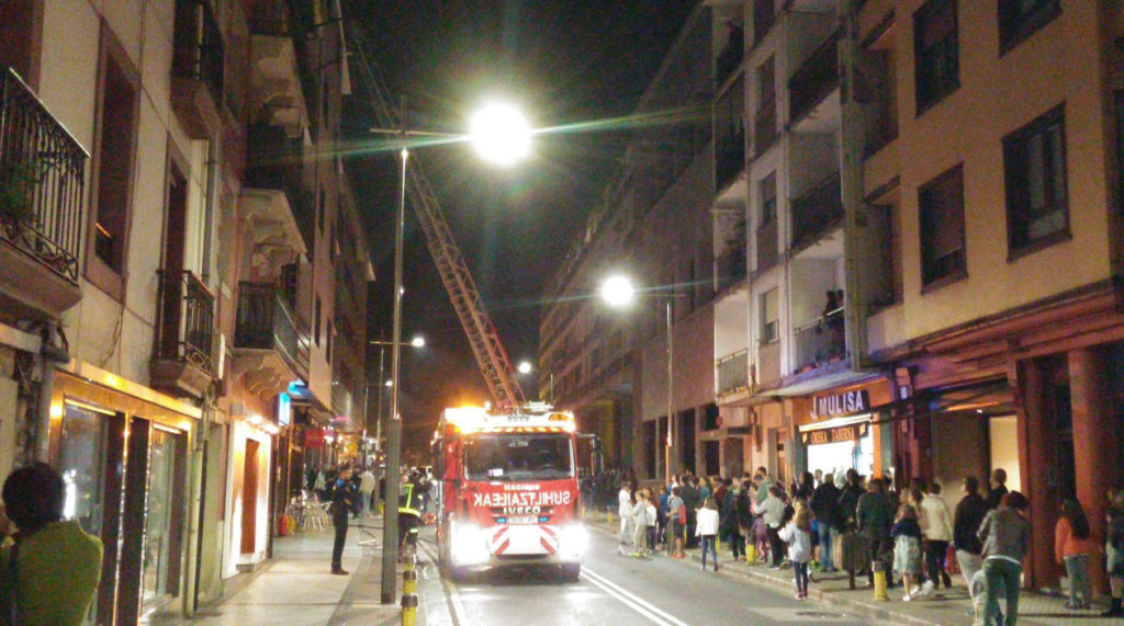 La empleada de un bar de Lasarte Oria, herida en un incendio 1 Incendio Lasarte La empleada de un bar de Lasarte Oria, herida en un incendio