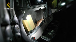 La Guardia Civil incauta en Mañaria 245 kilogramos de hachís que eran transportados con destino a Europa 5 Foto: Guardia Civil