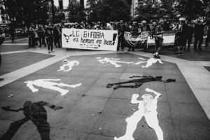 IMG7123 Docenas de personas en el Boulevard a favor de la diversidad sexual