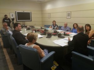 GuraSOS se planta en el Senado y denuncia un "fraude" en el contrato de la incineradora 3 Senado GuraSOS GuraSOS se planta en el Senado y denuncia un "fraude" en el contrato de la incineradora