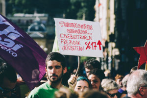 IMG4425 Ernai cumple con su convocatoria en contra del modelo turístico