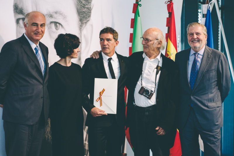 Antonio Banderas: "Ojalá mi trabajo le pueda ser útil a alguien" 2 donostitik antonio banderas 02 Antonio Banderas: "Ojalá mi trabajo le pueda ser útil a alguien"