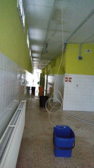 jakintza destrozos2 Las clases en la ikastola Jakintza comenzarán más tarde por "inundaciones y destrozos"