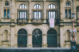 IMG5304 El Ayuntamiento también se pone el lazo rosa