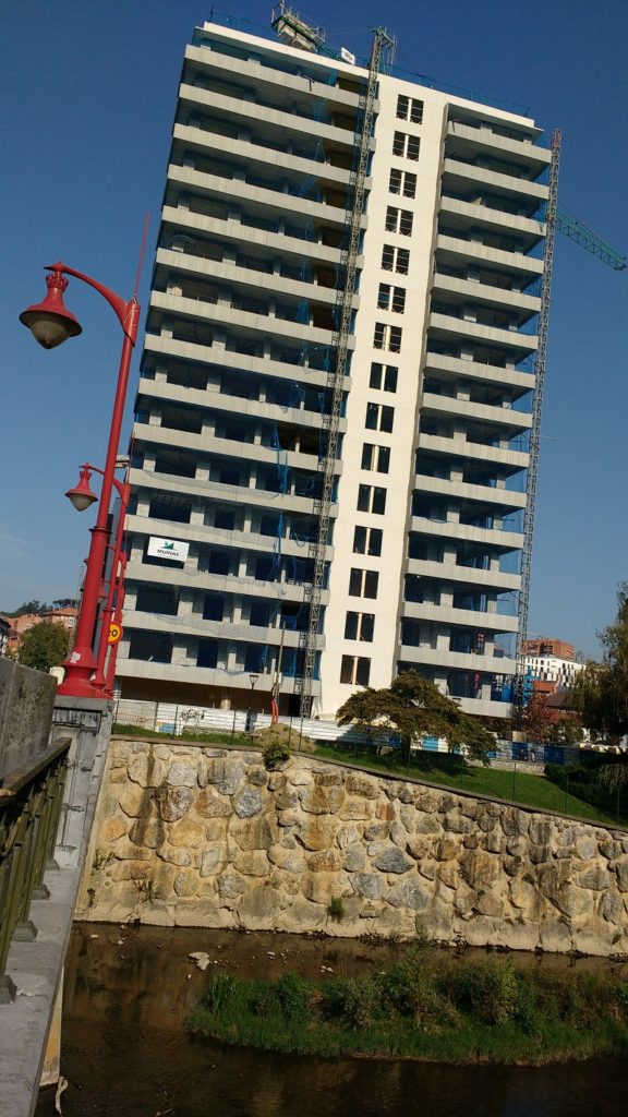 Eguzki denuncia que dos edificios han sido construidos en Lasarte sin el permiso de Ura, que llega ahora 3 URA Eguzki denuncia que dos edificios han sido construidos en Lasarte sin el permiso de Ura, que llega ahora