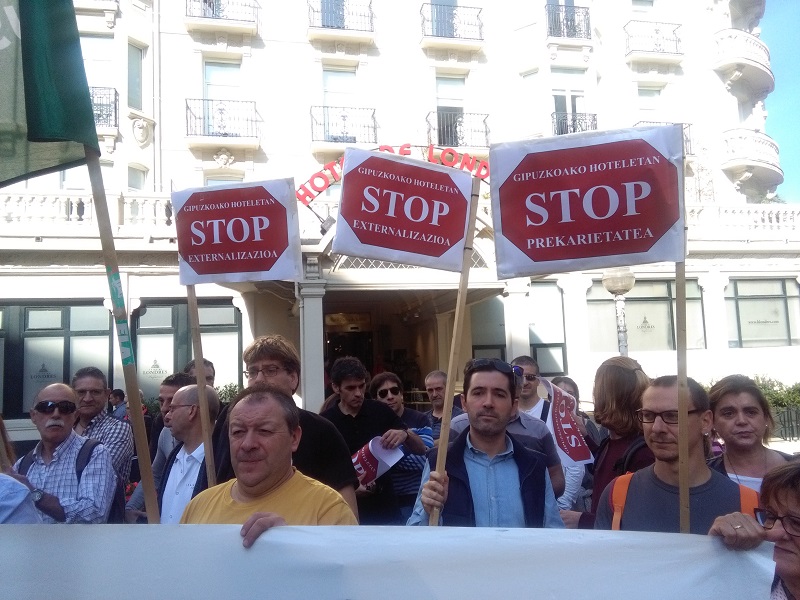 Protesta del personal de los hoteles el pasado 12 de octubre en Donostia. Foto: A.E.