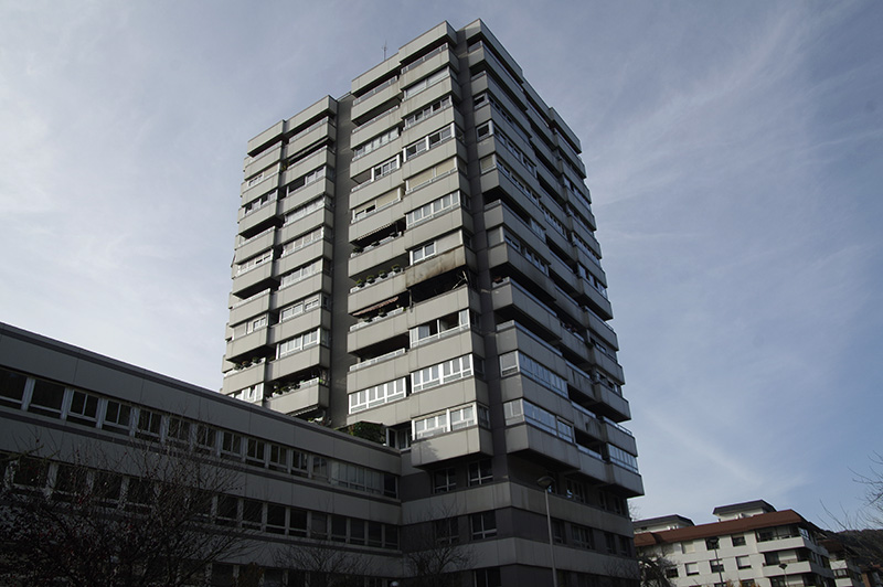 Seis afectados por un incendio en una vivienda de la Avenida de Zarautz 1 IMG1940 Seis afectados por un incendio en una vivienda de la Avenida de Zarautz