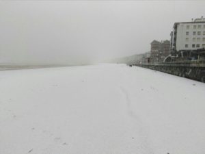 IMG 20171201 WA0021 800x600 300x225 - La nieve se asoma a la costa gipuzkoana