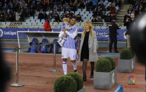 Real Sevilla Noche redonda para la Real Sociedad en la despedida de Vela