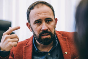 donostitik denis itxaso entrevista 02 Denis Itxaso: "Si hemos conseguido que las familias, en vez de estar en Garbera, estén en Tabakalera, no vamos mal"