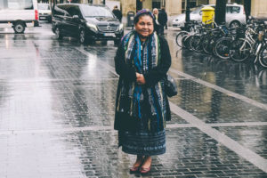 donostitik rigoberta menchu 03 300x200 - La Nobel de la Paz, Rigoberta Menchú, llega a Donostia para participar en 'Gure Lurra'