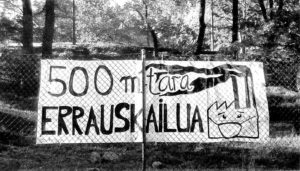 incineradora landeberri2 Educación insta a la ikastola Landaberri a retirar las pancartas contra la incineradora