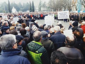 2018 02 22 12.00.28 1 800x600 Los jubilados se unen para rechazar una subida de las pensiones que "es una burla"