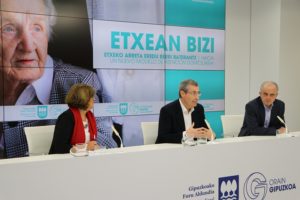 27065376868 08645a7001 k Etxean bizi nace para permitir a los mayores dependientes vivir en casa