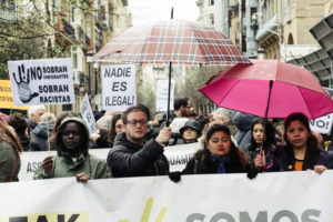 IMG4064 300x200 - Cerca de 300 personas en la Marcha contra el Racismo y la Xenofobia en Donostia