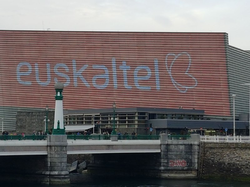 La fachada del Kursaal el pasado 23. Foto: Irabazi