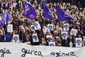 2018 04 26 07.34.19 1 800x533 300x200 - Donostia se rebela contra la sentencia de La Manada