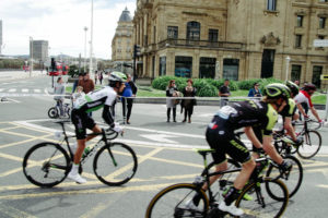 Mucha afición en el paso de la Itzulia por Donostia 6 donostitik itzulia 04 Mucha afición en el paso de la Itzulia por Donostia