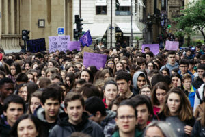 donostitik la manada estudiantes 04 300x200 - Los estudiantes gipuzkoanos se rebelan contra la sentencia de La Manada