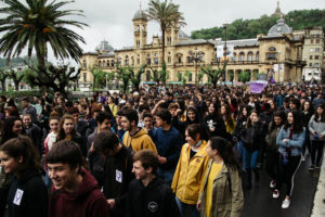 donostitik la manada estudiantes 05 300x200 - Los estudiantes gipuzkoanos se rebelan contra la sentencia de La Manada