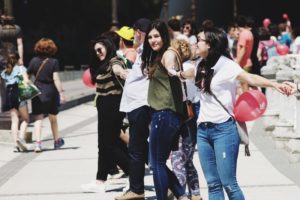 2018 06 10 02.09.36 1 800x533 Más de 175.000 personas en la cadena humana por el derecho a decidir