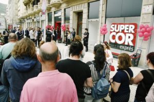 Tensión en la protesta de Jaietan Jai por la apertura del Supercor de la Zurriola 3 2018 06 21 12.39.12 1 800x532 Tensión en la protesta de Jaietan Jai por la apertura del Supercor de la Zurriola