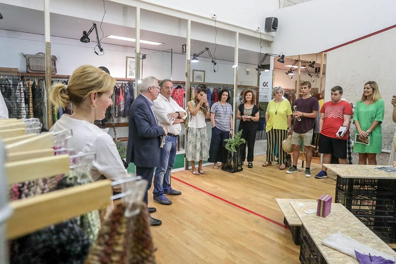 29147045458 91b5d5cd6e h El Cluster de la moda sostenible cuenta ya con espacio en la sede de Emaús Fundación Social