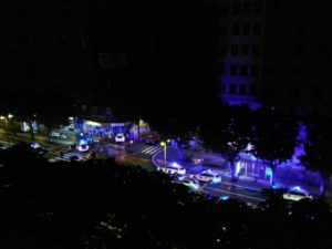 2018 07 29 09.31.30 2 800x600 Dos atendidos en el hospital después de empotrarse un taxi en un escaparate de Sancho el Sabio