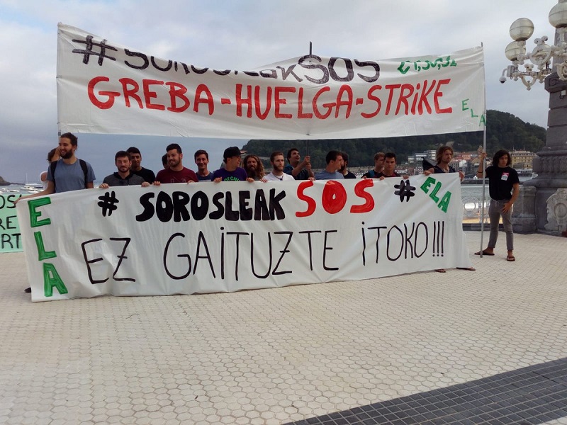 Imagen del inicio de la huelga de los socorristas el pasado mes.