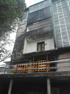 IMG 20180729 WA0015 600x800 225x300 - Incendio en Intxaurrondo: Una familia desalojada y un edificio por reparar un mes después