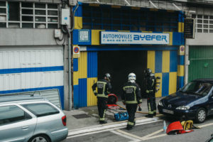 Aviso de incendio en un taller mecánico de la plaza de los Marinos 3 IMG1344 Aviso de incendio en un taller mecánico de la plaza de los Marinos
