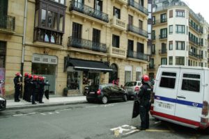 LRM EXPORT 20180706 104415 800x534 La Ertzaintza desaloja un local ocupado en la calle Aldamar