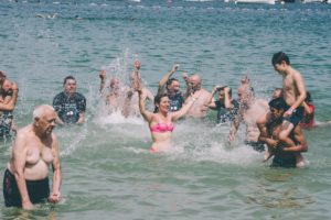 LRM EXPORT 20180708 125641 1024x681 Chapuzón solidario: Todos al agua en apoyo de quienes padecen Esclerosis Múltiple