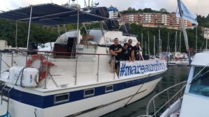 Marea Urdina2 300x169 - Marea Urdina: arranca la travesía por la costa gipuzkoana en nombre del autismo