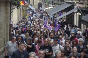 Miles de donostiarras en la calle contra las agresiones sexistas 3 IMG0851 800x532 Miles de donostiarras en la calle contra las agresiones sexistas