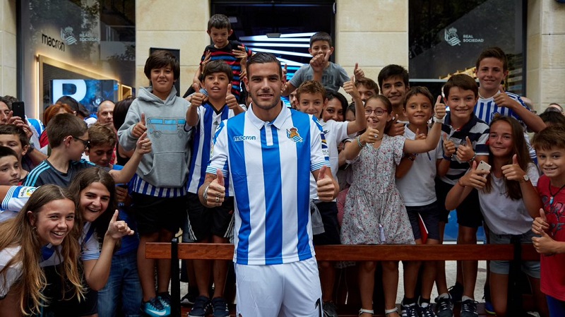 Theo Hernández: "Lo que hay que hacer es trabajar duro esta temporada con la Real Sociedad" 1 Theo Theo Hernández: "Lo que hay que hacer es trabajar duro esta temporada con la Real Sociedad"