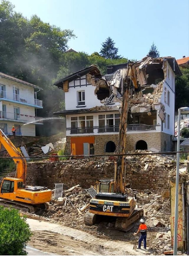 Irabazi denuncia el derribo de Villa Eugenia y la construcción de un nuevo hotel 31 Villa derribo Irabazi denuncia el derribo de Villa Eugenia y la construcción de un nuevo hotel