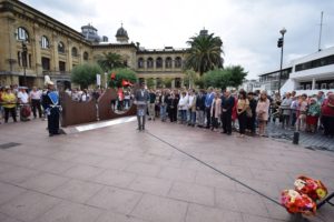 Memoria2 Ofrenda floral con motivo del del Día de la Memoria Histórica