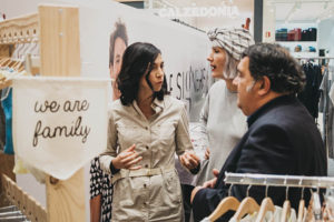 DSF6143 Moda local a disposición del público en Garbera