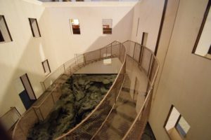 CristinaIglesias3 Cristina Iglesiasek Santa Klara uharteko itsasargiaren obraren maketa aurkeztu du