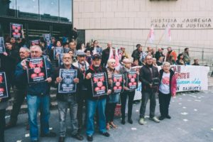 LRM EXPORT 41707015769676 20181108 122713225 800x533 Stop Desahucios clama contra “el sometimiento descarado del Tribunal Supremo a la banca”