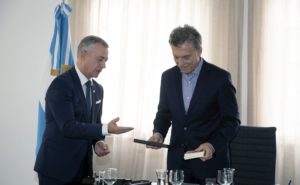 El Lehendakari anima a la comunidad vasca en Argentina a construir “una identidad vasca plural, inclusiva, justa y abierta al mundo” 2 Urkullu y Macri El Lehendakari anima a la comunidad vasca en Argentina a construir “una identidad vasca plural, inclusiva, justa y abierta al mundo”
