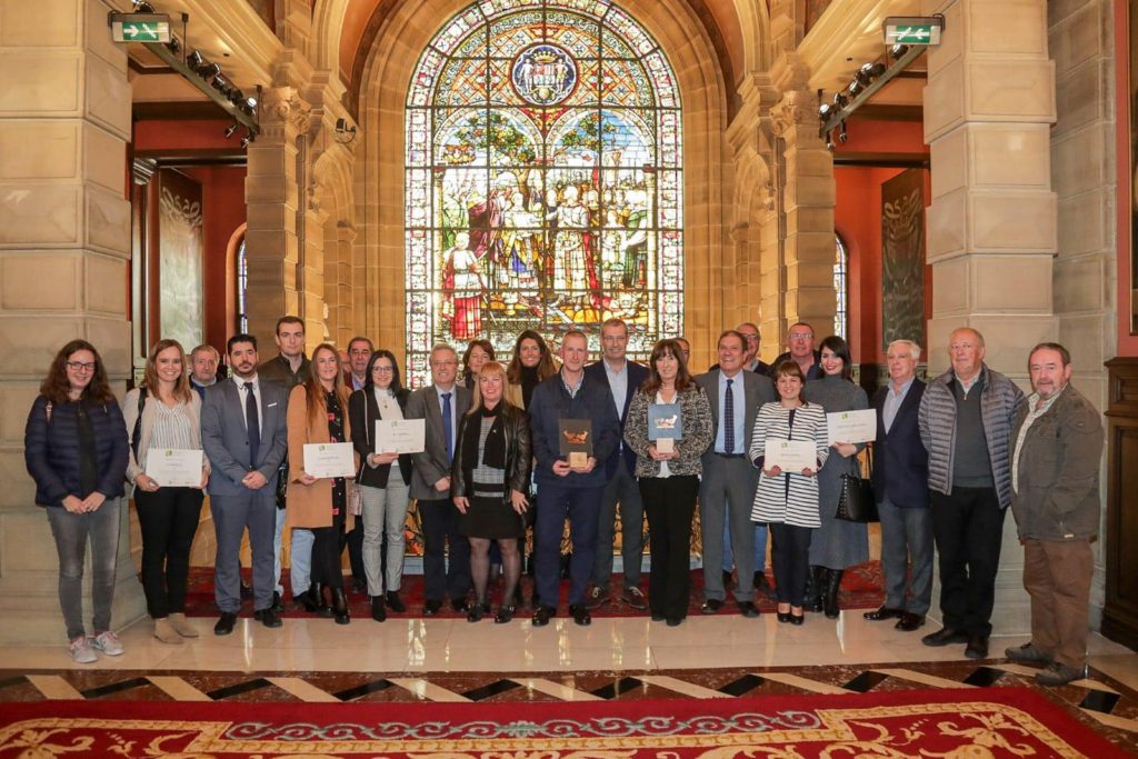 Frutas Landetxa y Alpa-Uvesco, premiadas por su ayuda a la donación de alimentos "último minuto" 2 banco alimentos Frutas Landetxa y Alpa-Uvesco, premiadas por su ayuda a la donación de alimentos "último minuto"