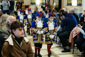DSF8455 Una Tamborrada Infantil a punto y con 203 niños más