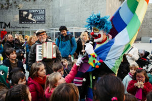 DSF9373 Kalejira festiva y reivindicativa del Haurgune de Kijera Gaztetxea