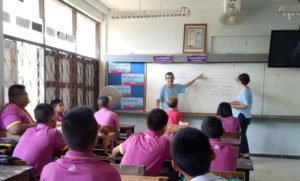 leccion 300x181 - De Egia a la Tailandia rural: un trimestre en otro mundo