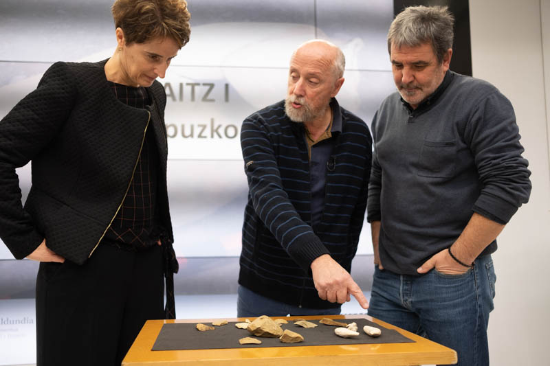 Hallados en Praileaitz restos arqueológicos del Paleolítico Inferior 3 DSCF0949 Hallados en Praileaitz restos arqueológicos del Paleolítico Inferior