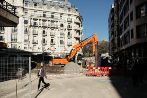 DSCF1452 Donostia Defendatuz exige un estudio geotécnico "ante las grietas y vibraciones de las obras del metro"