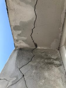 FotoGrietas2.12.18 Donostia Defendatuz difunde fotos de grietas, que achaca a las obras del Metro