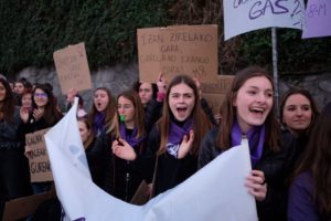 2019 0308 19032900 800x533 Más alto imposible: Donostia clama por la igualdad en su 8M
